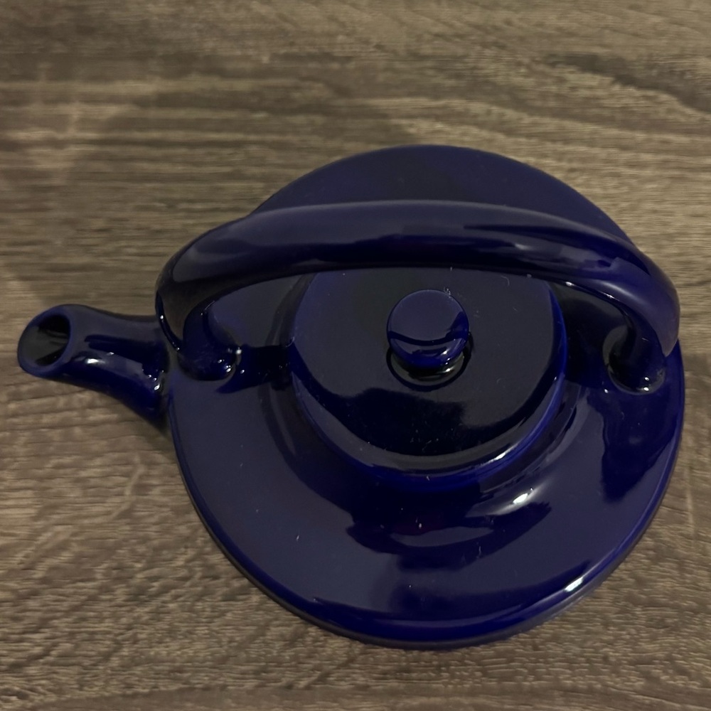 Elegant Blue Ceramic Teapot - Picture 5 of 5